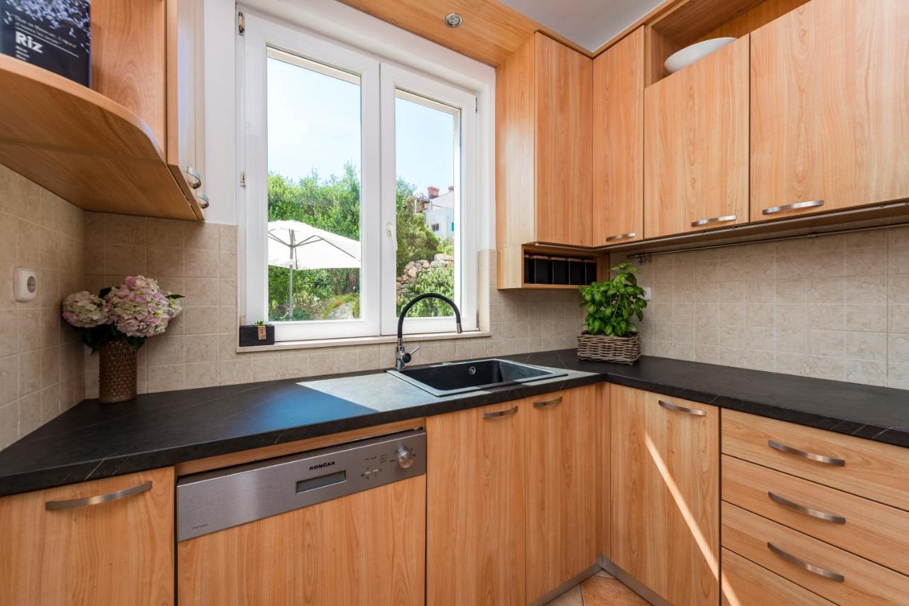 Apartment With Terrace And Mini Pool Green Gold Дубровник Екстериор снимка