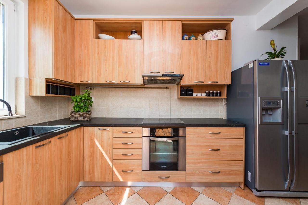 Apartment With Terrace And Mini Pool Green Gold Дубровник Екстериор снимка