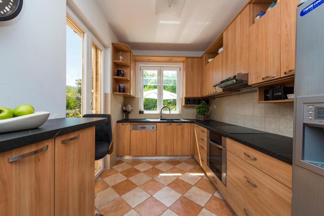Apartment With Terrace And Mini Pool Green Gold Дубровник Екстериор снимка