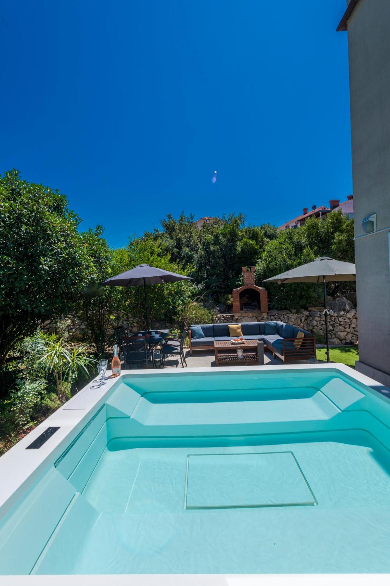 Apartment With Terrace And Mini Pool Green Gold Дубровник Екстериор снимка