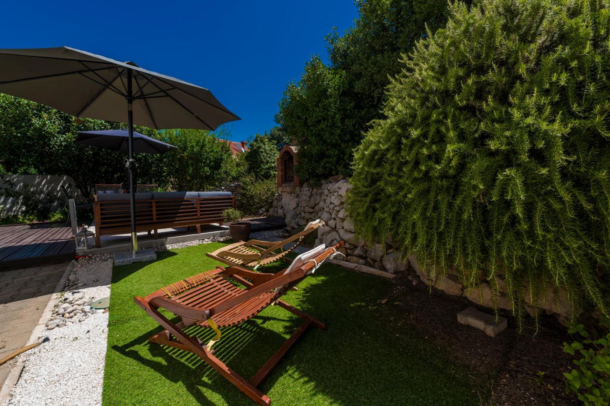 Apartment With Terrace And Mini Pool Green Gold Дубровник Екстериор снимка