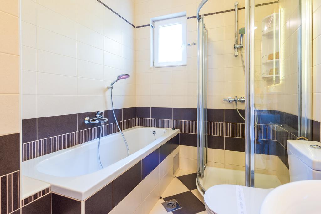 Apartment With Terrace And Mini Pool Green Gold Дубровник Екстериор снимка