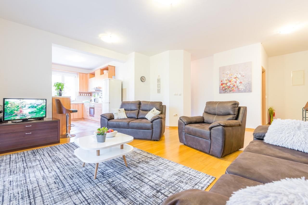 Apartment With Terrace And Mini Pool Green Gold Дубровник Екстериор снимка